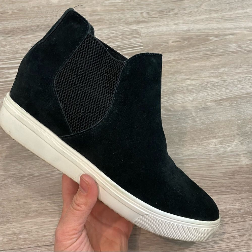 Steve Madden Sultan Womens Wedgie Sneakers Stretchy Sides 9M in Black Suede
